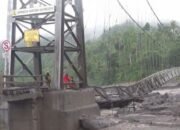 Pray For Lumajang, Diterjang Banjir Bandang Lahar Dingin Hingga Porak Poranda