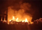 Kebakaran Hebat Terjadi di Pabrik Baja di Shulin Pada Dini Hari, Para Pekerja Migran Terjebak Didalam Gedung