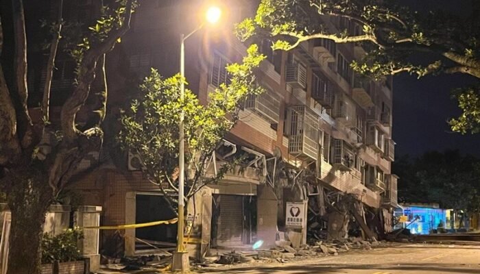 Ratusan Gempa Susulan di Hualien Taiwan Hingga Pagi Ini, 2 Gedung Roboh Lagi