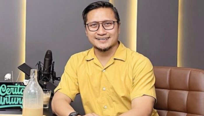 Arie Untung dan 4 Artis Ini Ternyata Pernah Berada di Posisi Seperti Kalian