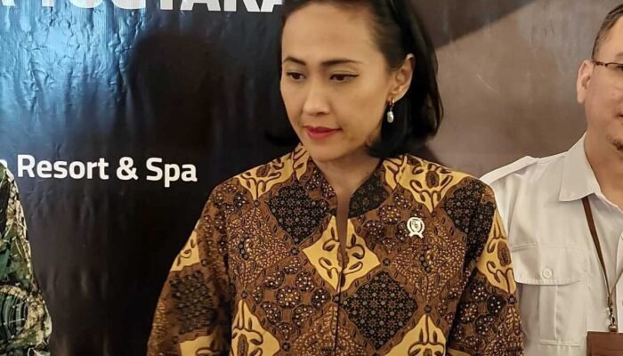 Makin Ngawur, Wamen P2MI Sebut Makin Marak PMI Kerja Pakai Visa Wisata! Awas ya Giliran Kena Masalah Entar Nangis-nangis