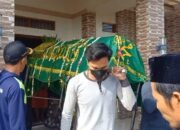 Pemakaman Pekerja Migran Asal Brebes yang Tenggelam di Korea Selatan Diwarnai Isak Tangis