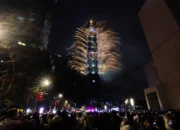 Pertunjukan Kembang Api Tahun Baru 2025 Taipei 101 Manjakan Jutaan Pasang Mata, Ciee Mimin Tahu Loo yang Semalam Gandeng Pasangan Baru