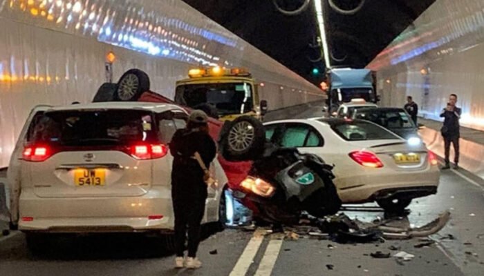 Kecelakaan Tiga Kendaraan di Terowongan Shing Mun Hong Kong, Satu Pengemudi Kabur